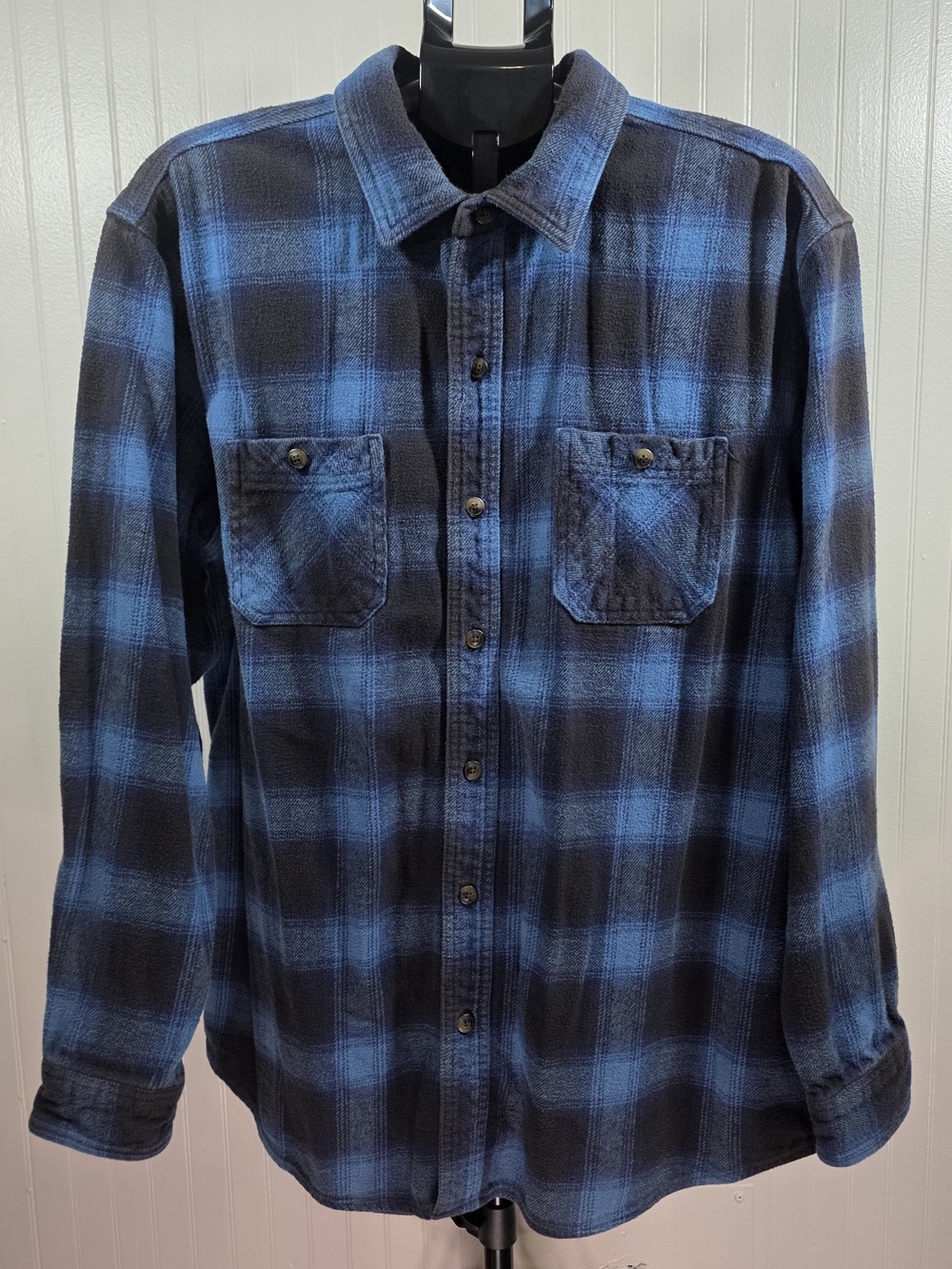 C.E. Schmidt Workwear Men’s XLT Flannel Shirt Blue Black Plaid 100% Cotton